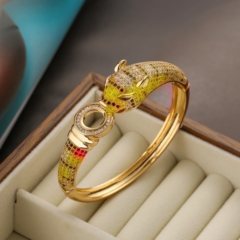 18k Yellow Gold Shiny 7 Day Pieces Set Round Thin Bangle